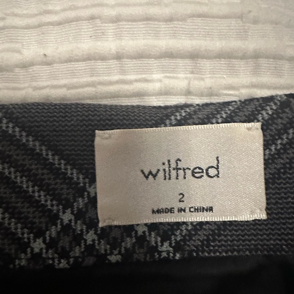 Aritzia Wilfred Mini Skirt - Picture 2 of 2